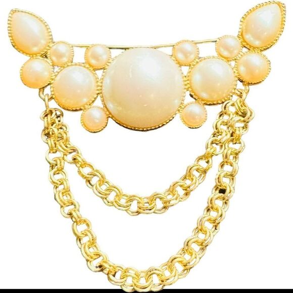 RICHELIEU Signed Goldtone Faux Pearl Vintage Layered Large Brooch - Picture 1 of 12